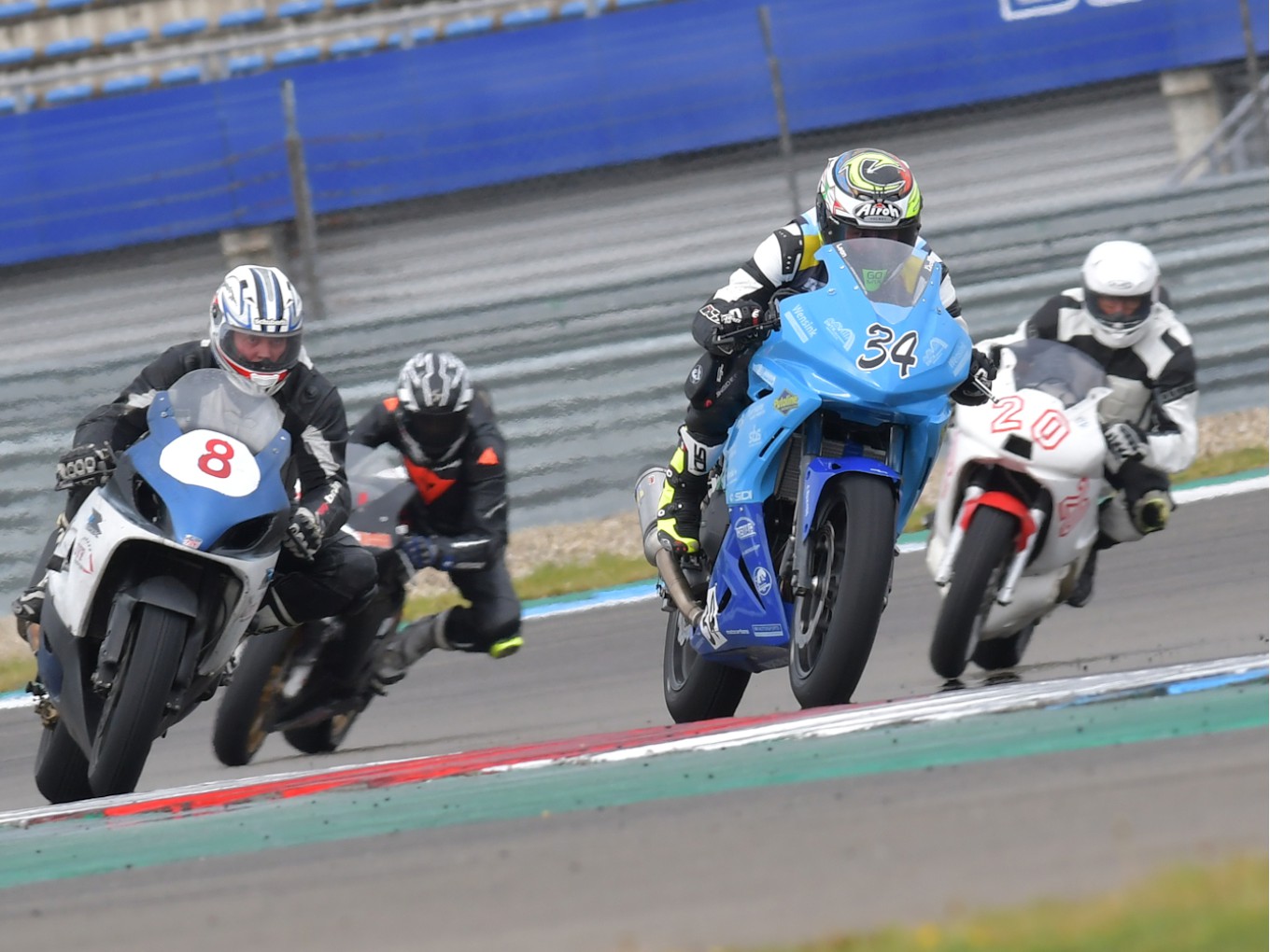Weer beïnvloedt de races van Start coureurs