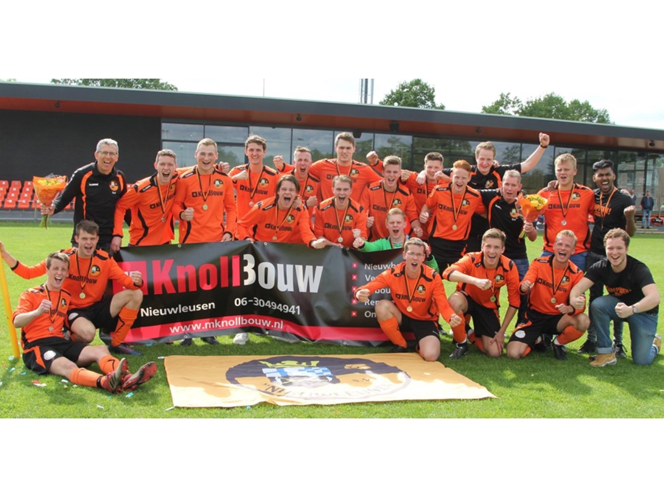 Vriendenteam SV Nieuwleusen 8 wint kampioenswedstrijd