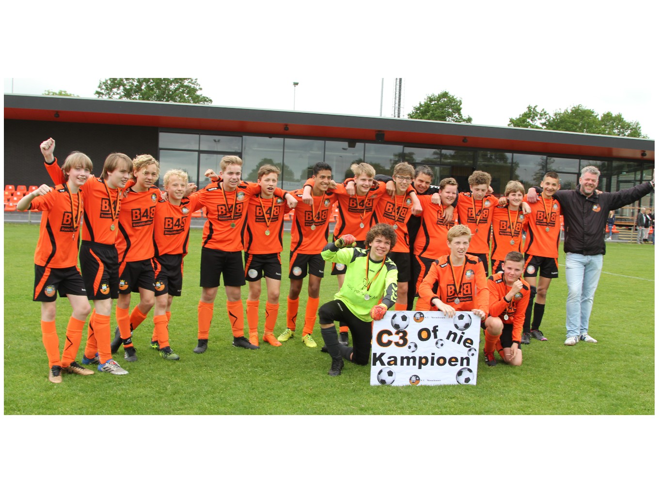 S.V. Nieuwleusen JO15-3 verovert kampioenschap