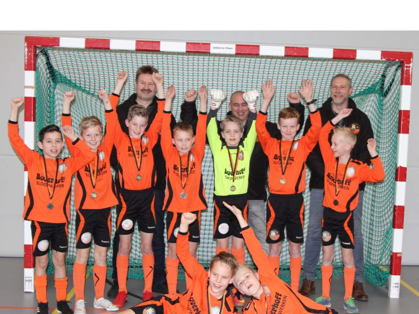S.V. Nieuwleusen JO11-3 kampioen in de zaal