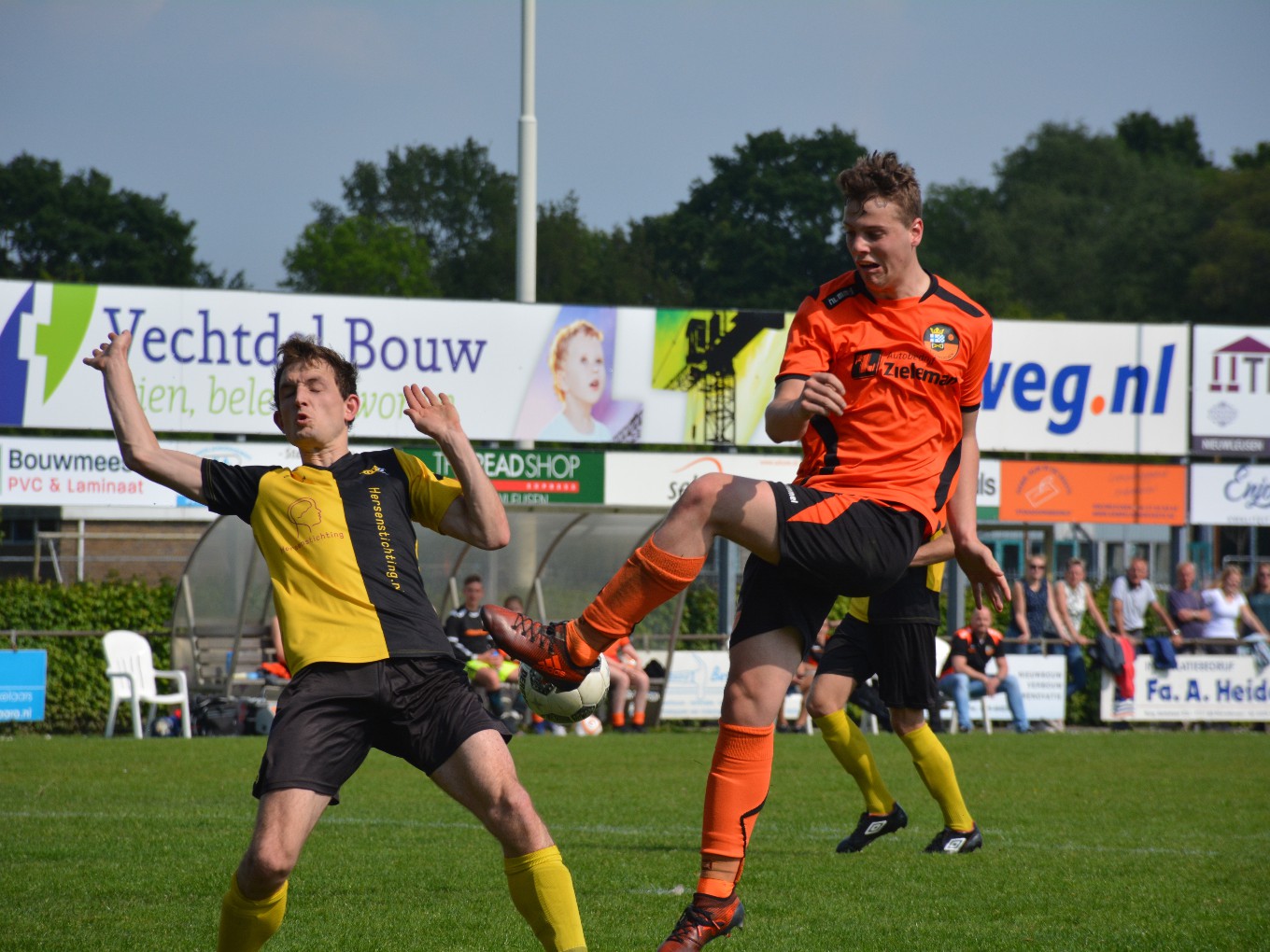 S.V. Nieuwleusen peurt punt uit hectische slotfase: 3-3