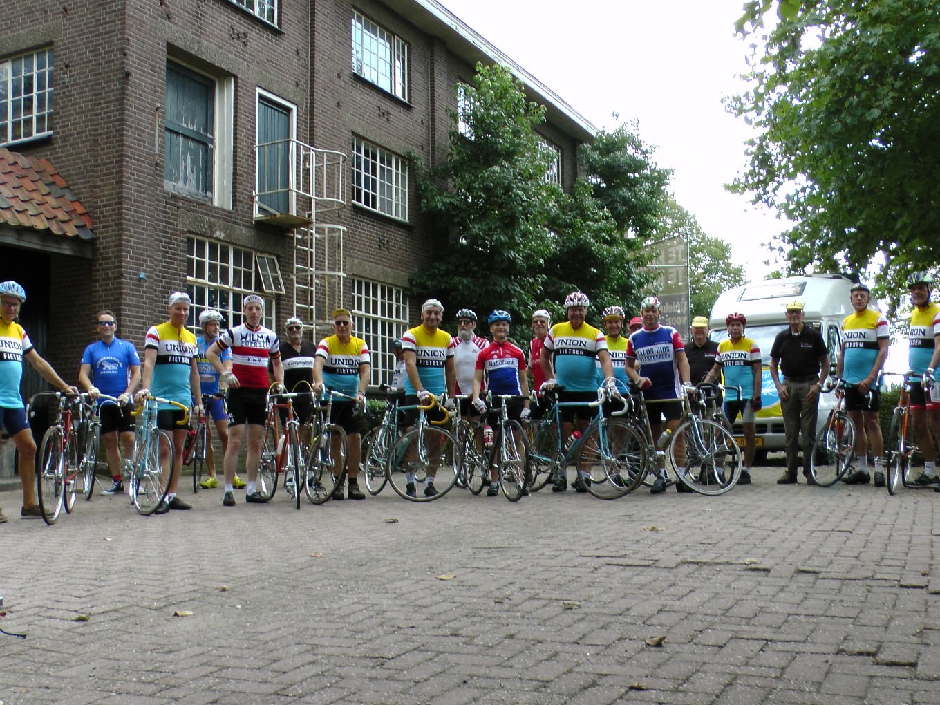 Eerste Union Retrotoertocht tijdens Sallandse Heuvelentocht