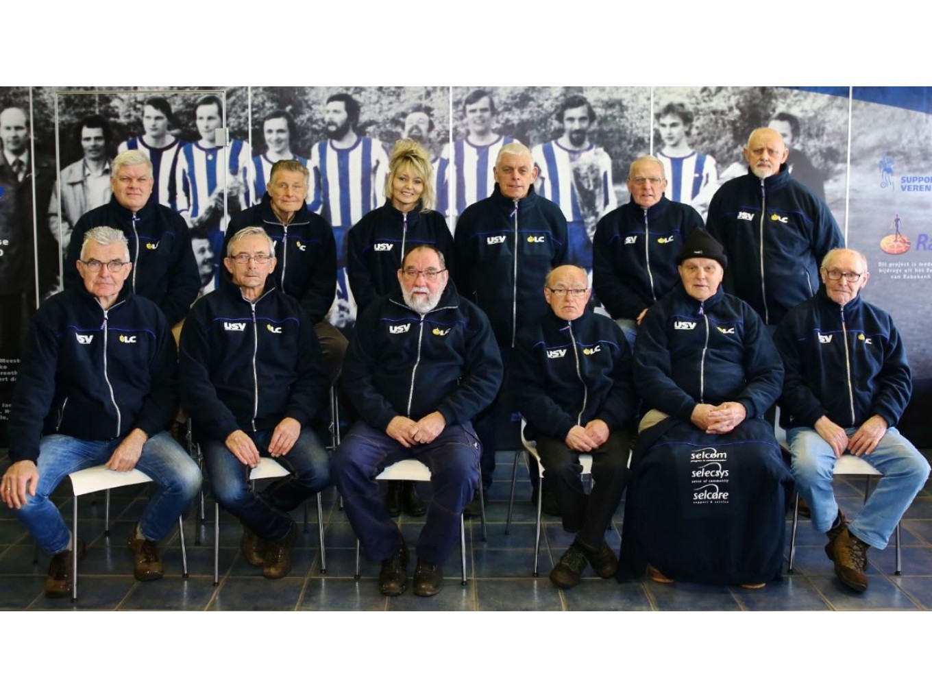 USV’ers Nieuwleusen vegen en boenen in nieuw tenue
