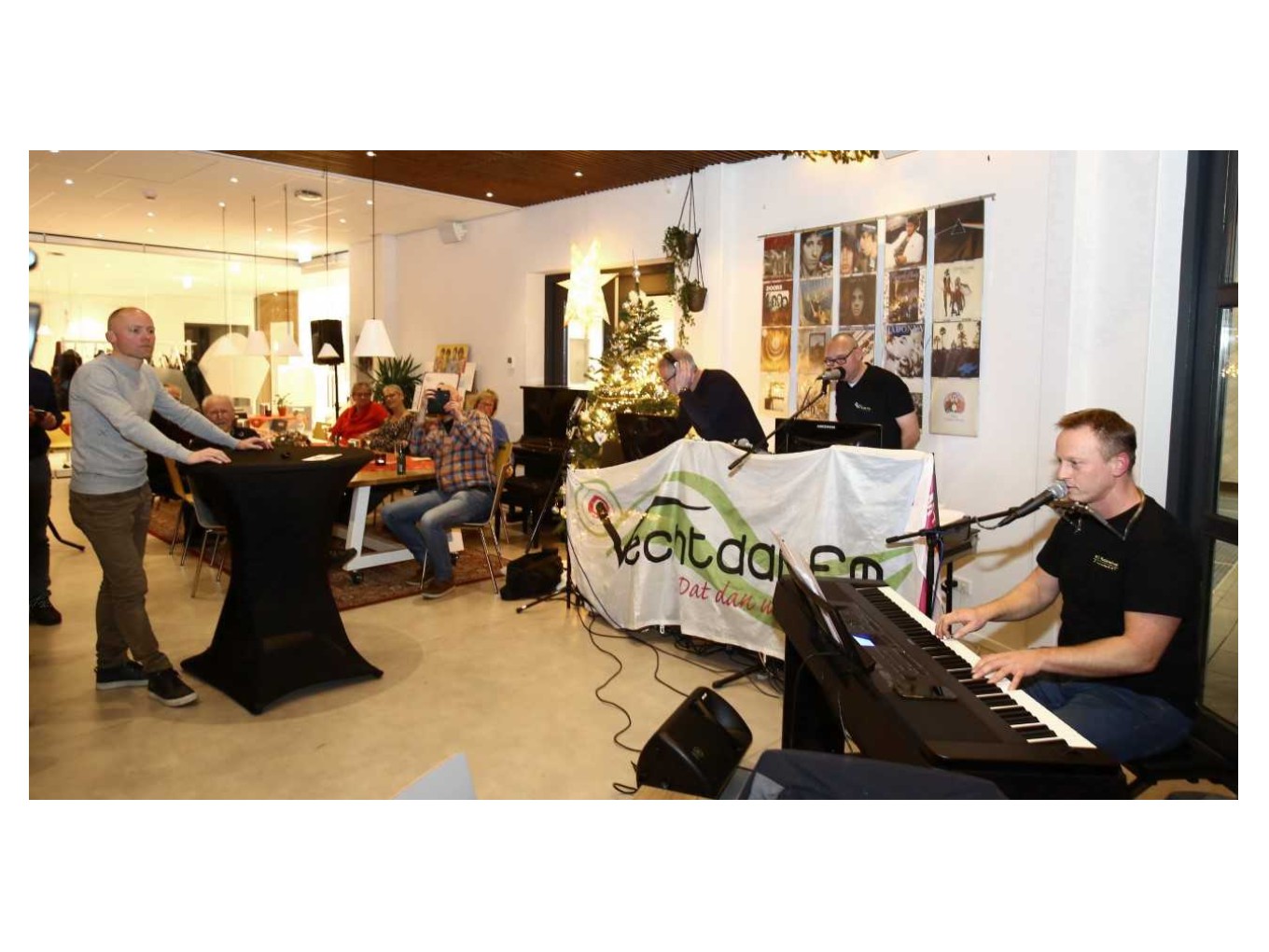 Live-muziek bij de Top 2000 in De Spil in Nieuwleusen