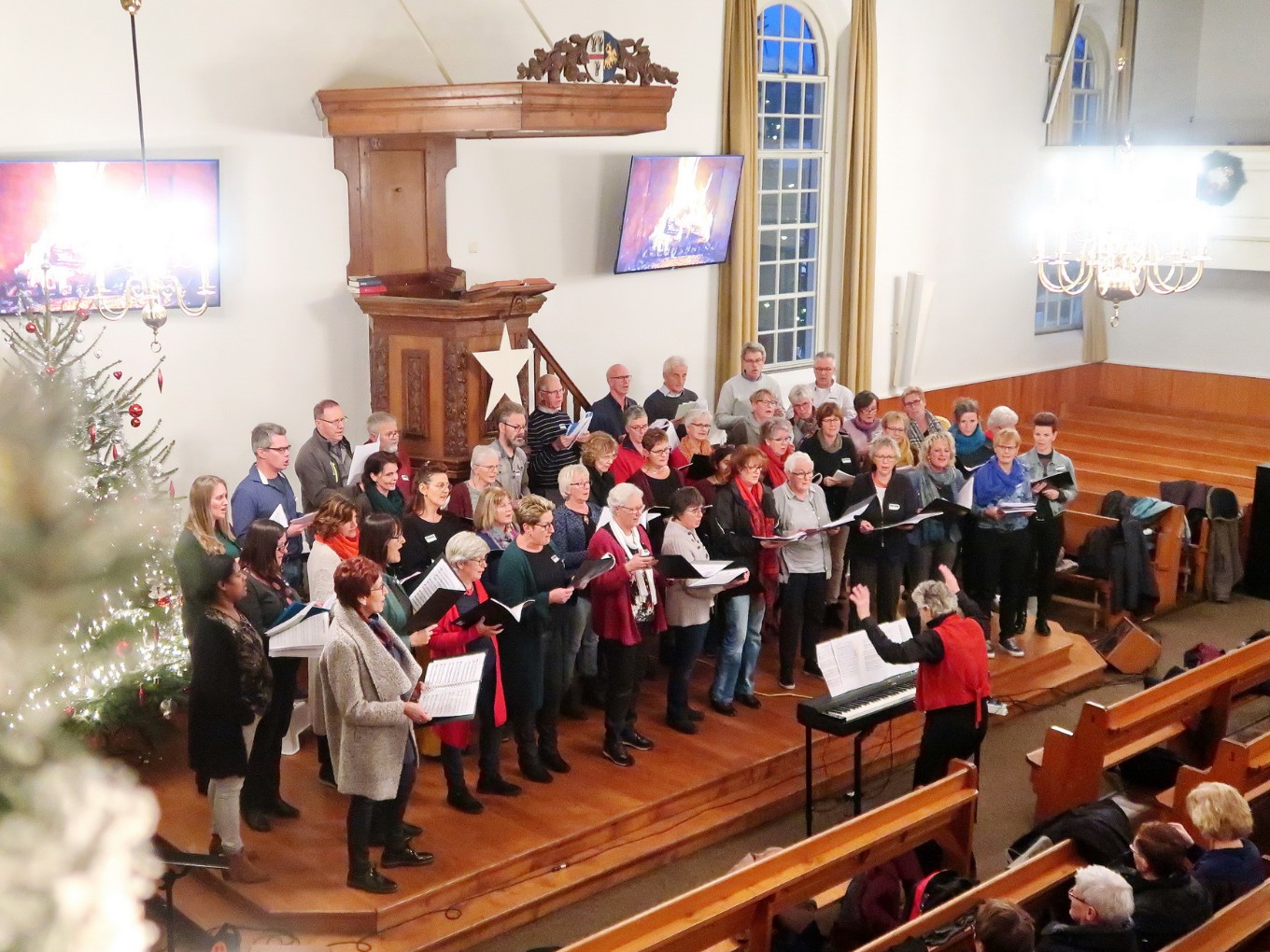 Koorliefhebbers aan de slag met Christmas Carols