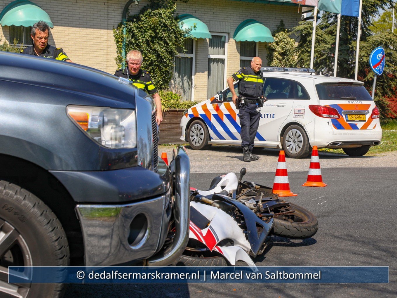 Brommerbestuurder gewond na ongeval met auto