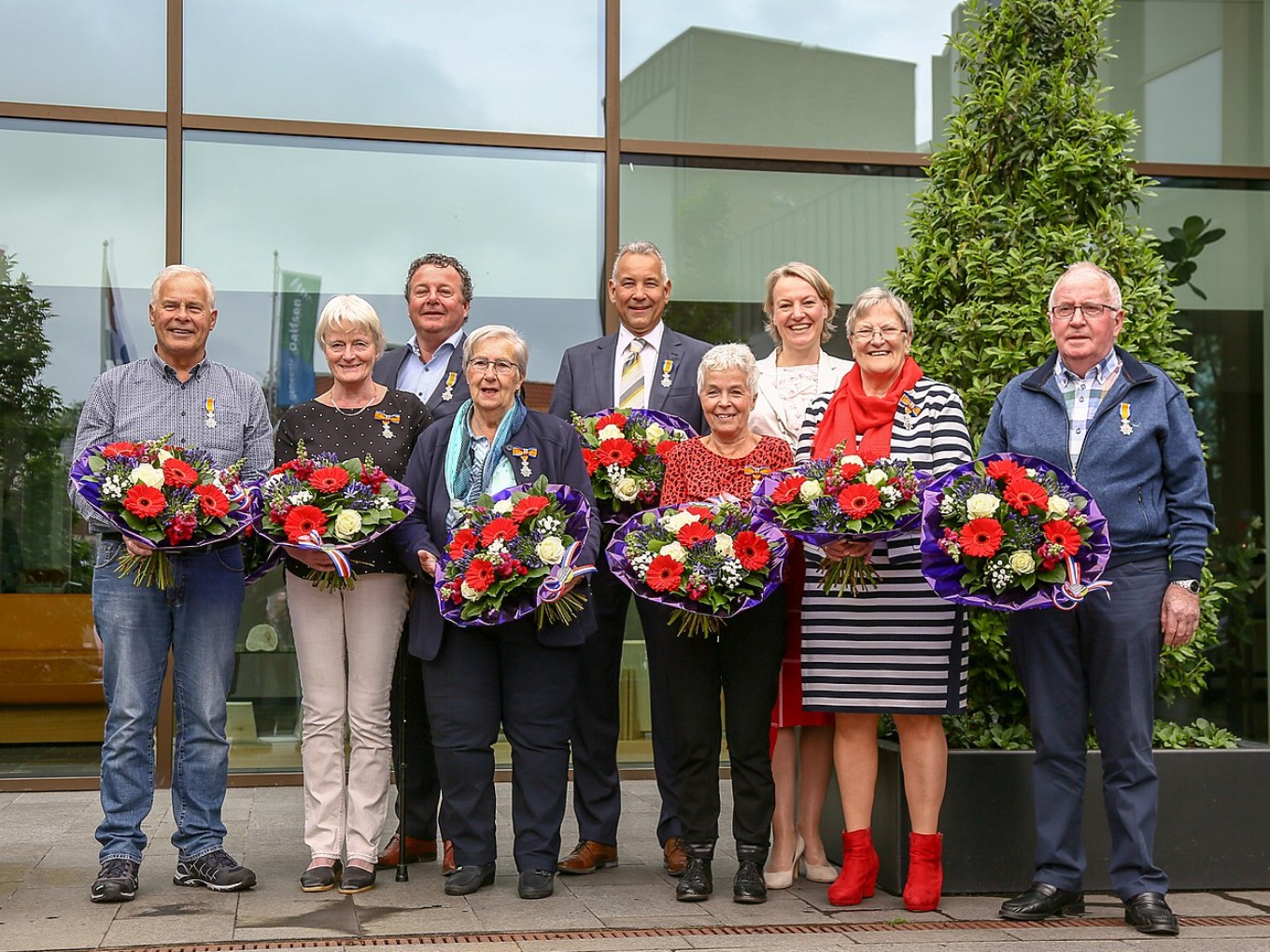 Lintjesregen daalt neer op negen Dalfsenaren