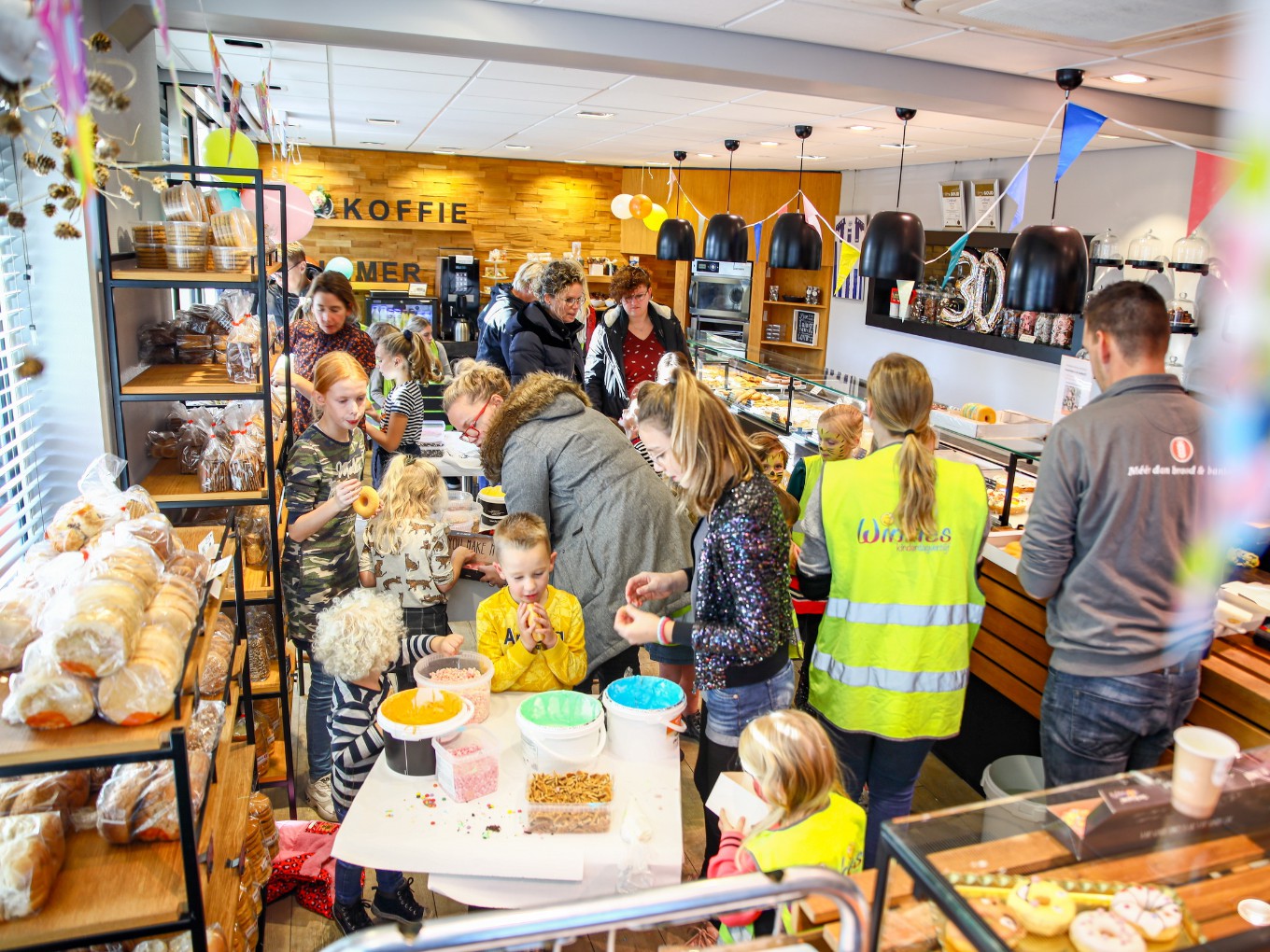 Bakkerij Timmer Nieuwleusen viert 30-jarig bestaan