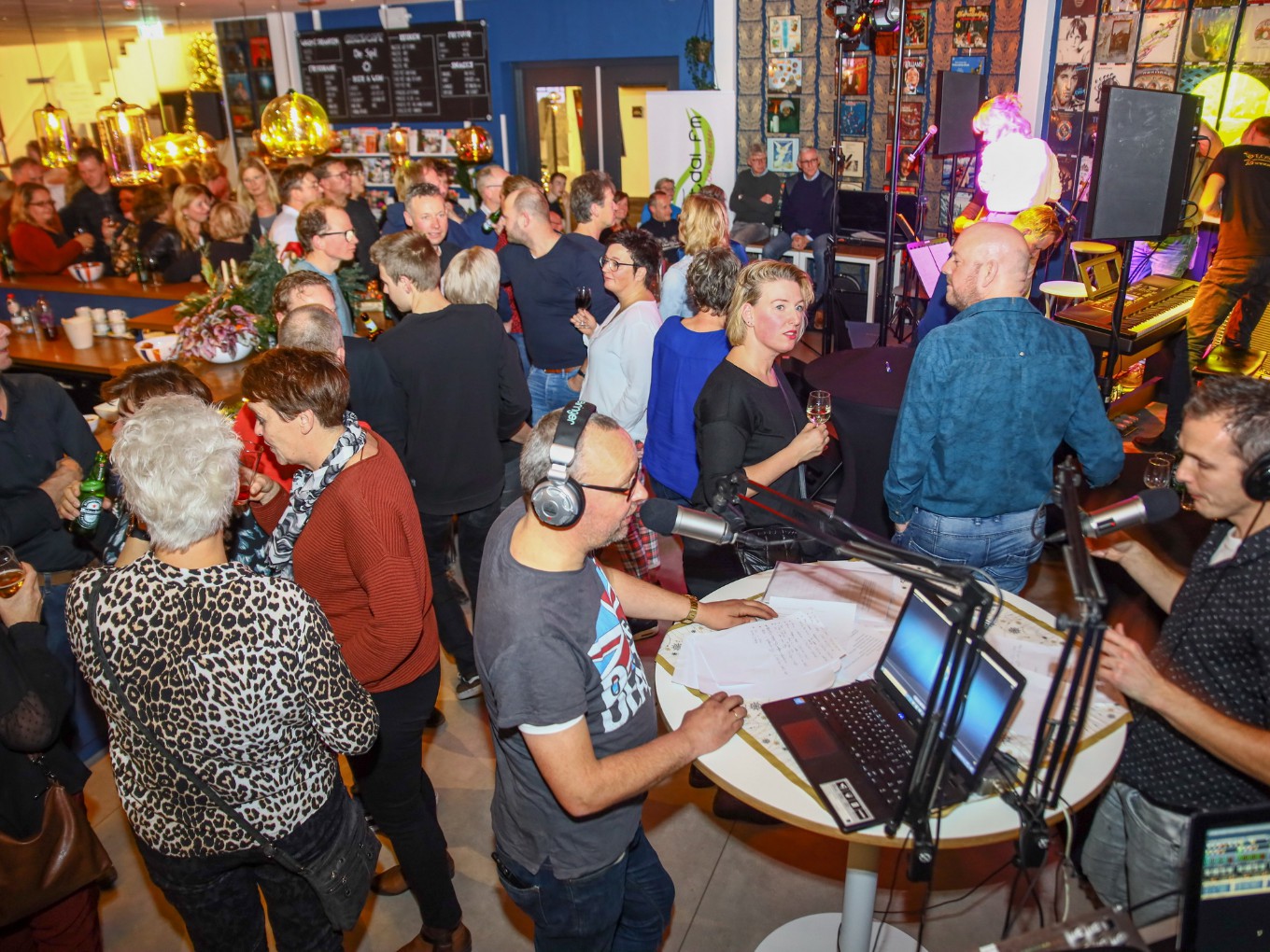 Veel belangsteling voor live-muziek en pubquiz bij Top 2000-café