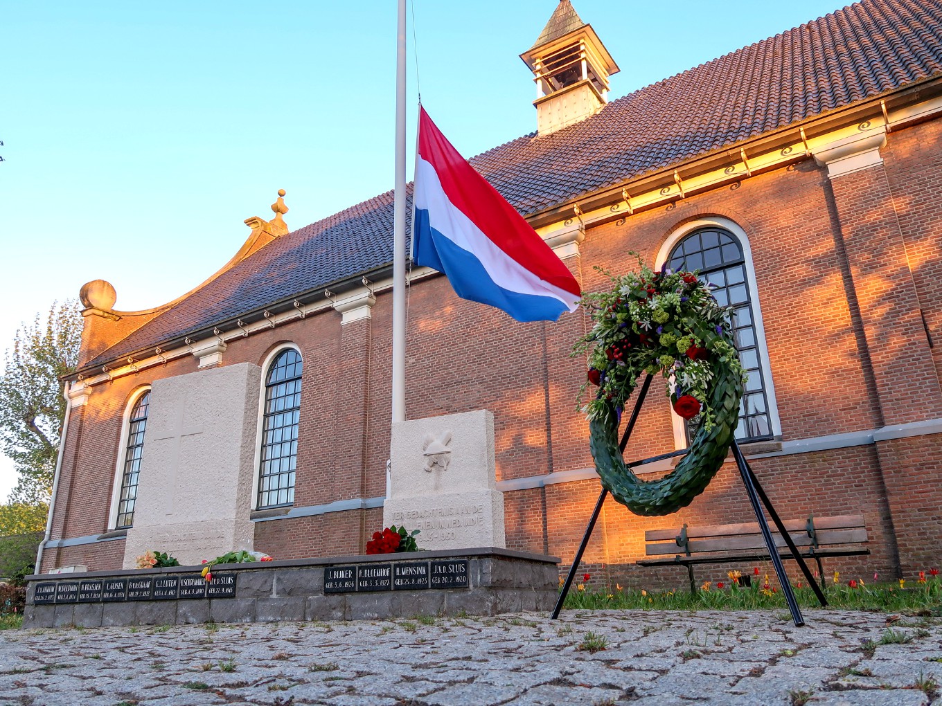 Sobere herdenking en viering van 75 jaar vrijheid