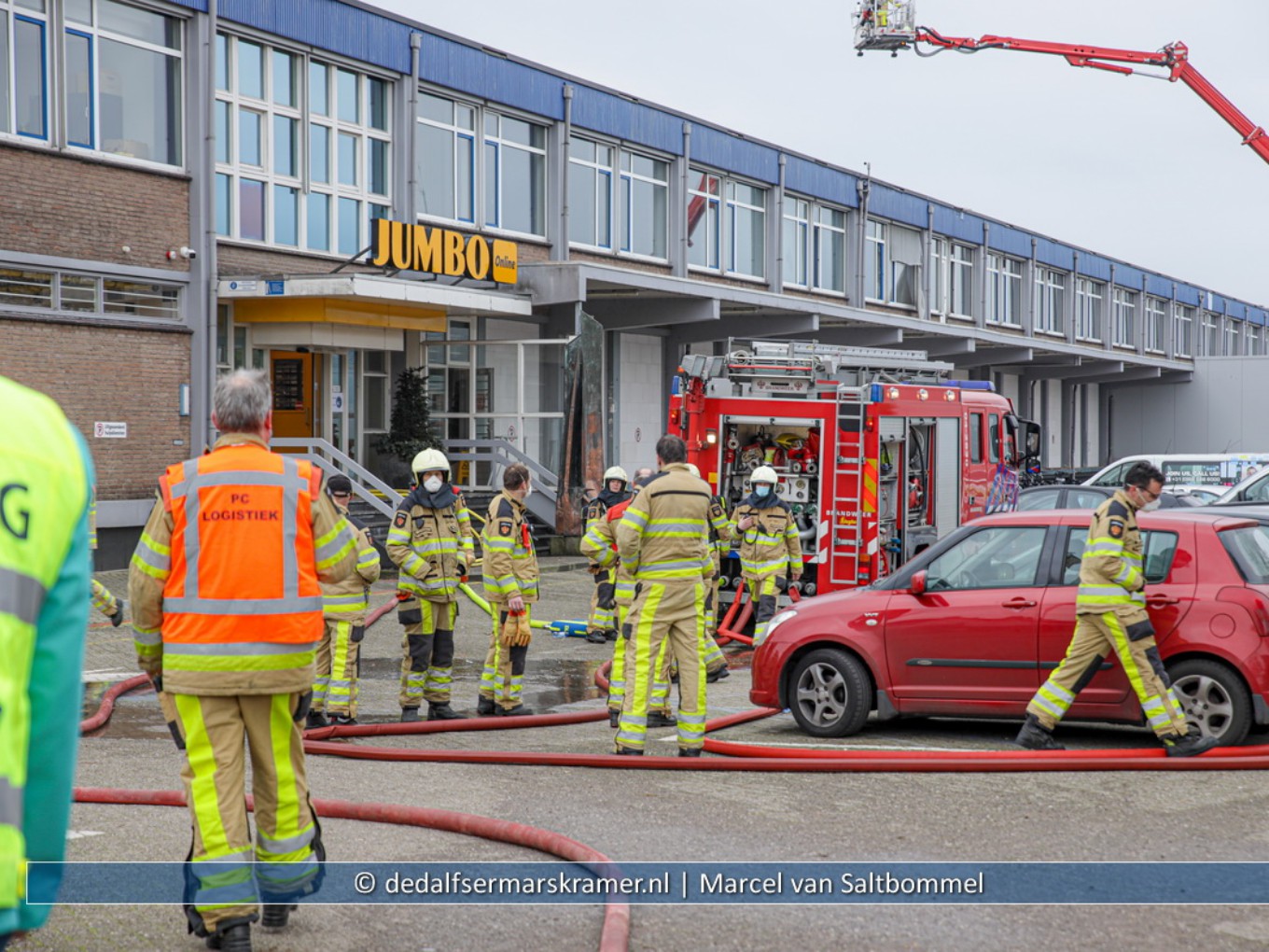 Brandweer Lemelerveld ingezet bij grote brand in Raalte