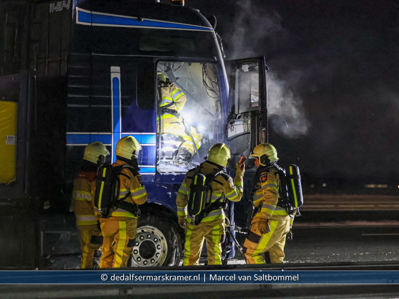 Cabine van vrachtwagen in brand op de A28