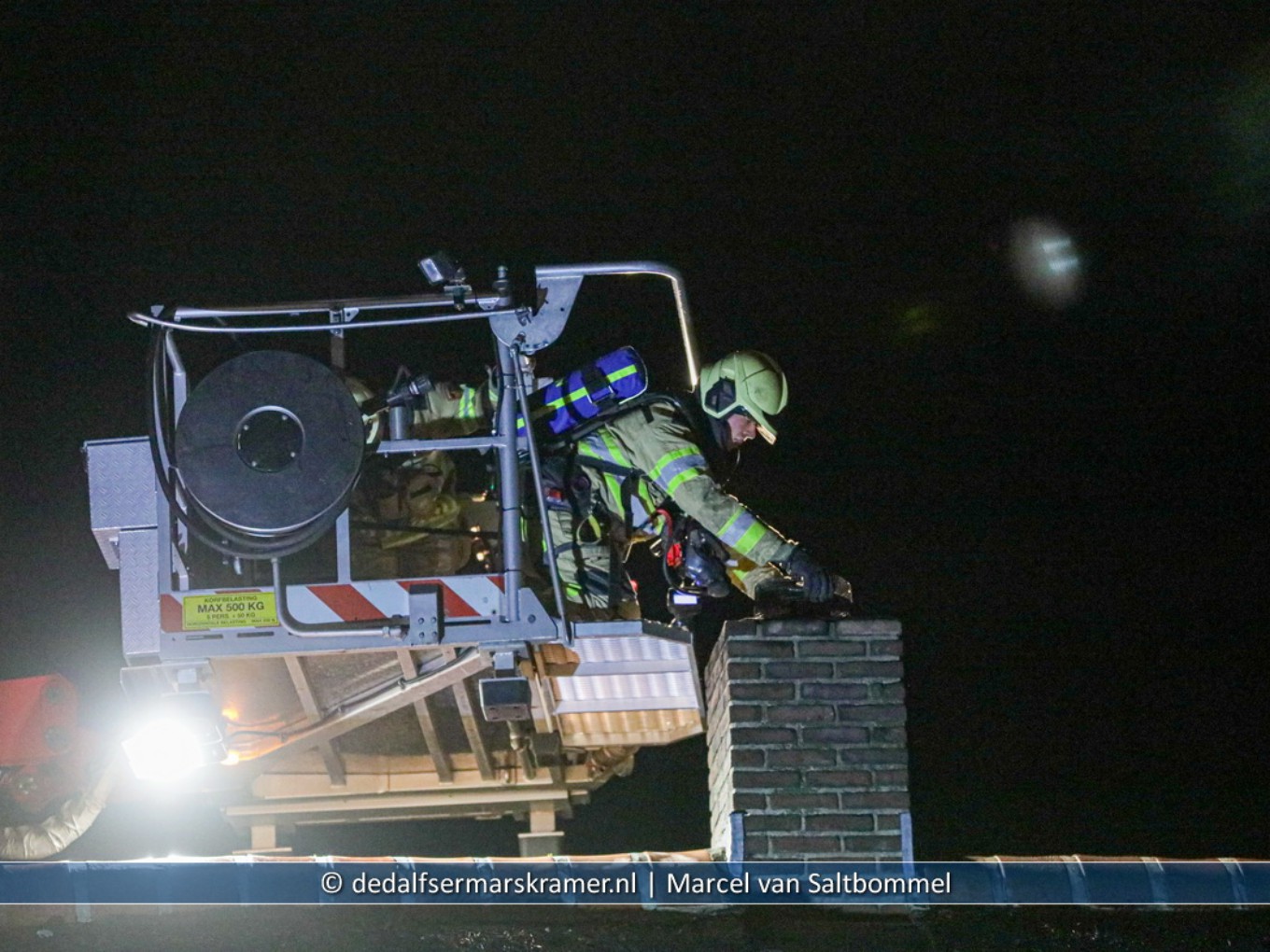 Schoorsteenbrand woning met rietenkap