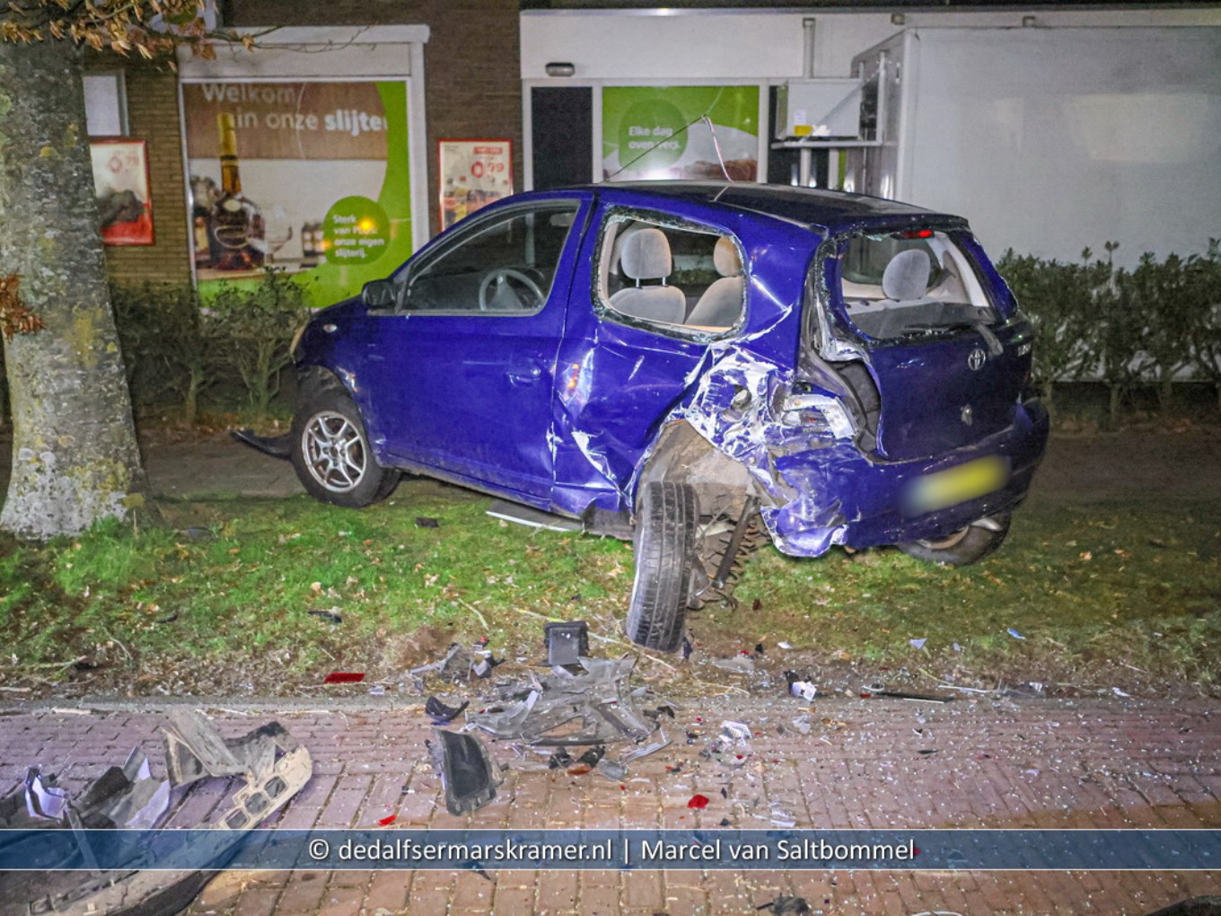 Geparkeerde auto aangereden Westeinde Nieuwleusen