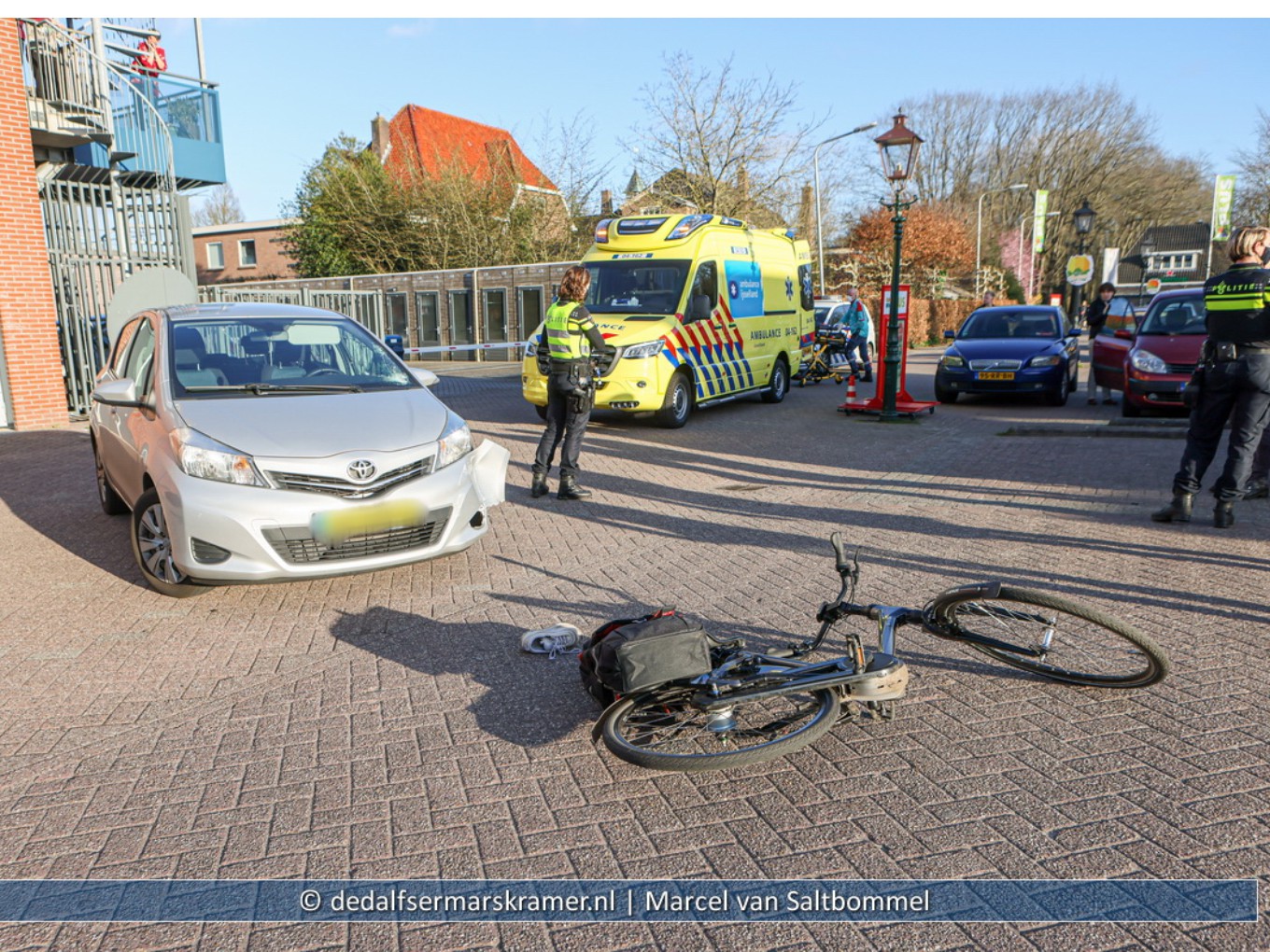 Fietser licht gewond na aanrijding met auto