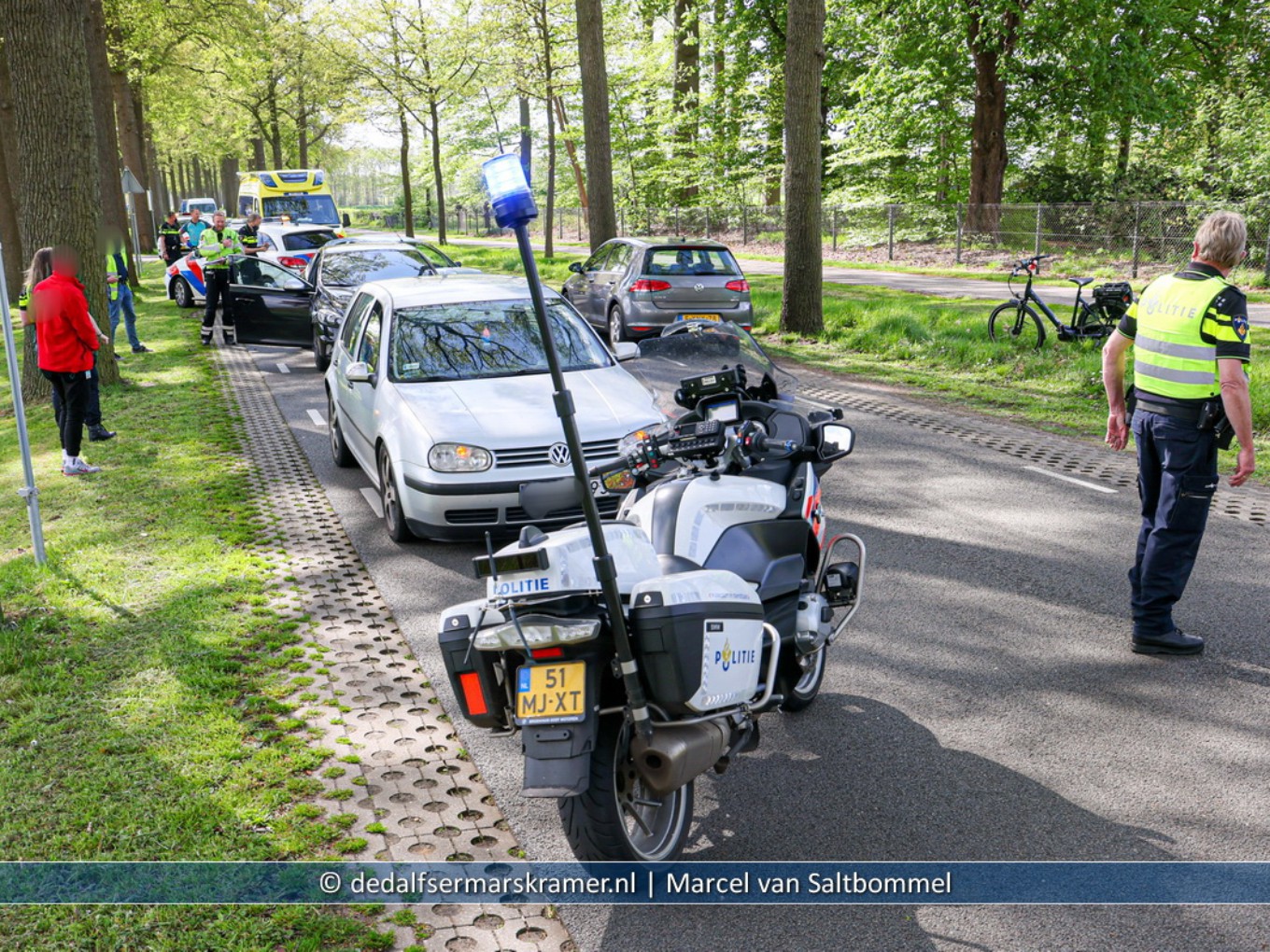 Verkeersongeval met meerdere auto's in Dalfsen