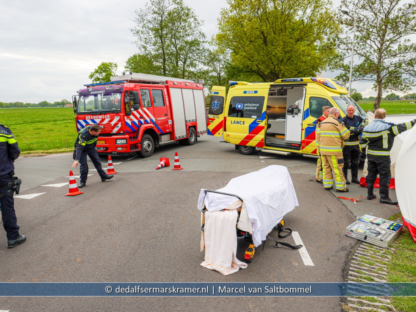 Wielrenner aangereden op de Dekkersweg in Punthorst
