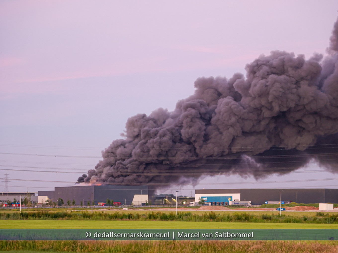 Zeer grote brand bij Prezero industrieterrein Hessenpoort