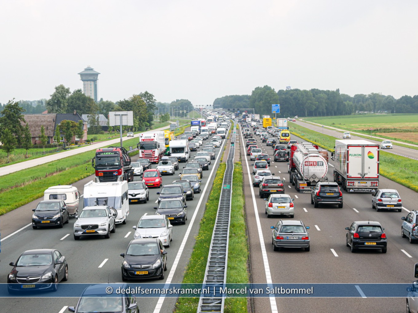 Lange files door verkeersdrukte rondom De Lichtmis