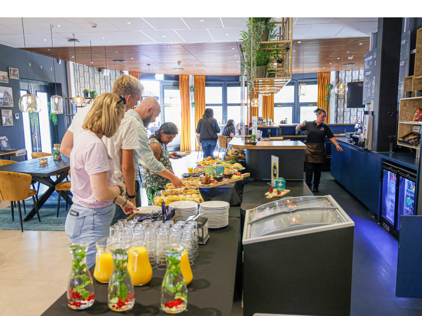 Grand café De Nieuwe Garde in Nieuwleusen in gebruik genomen