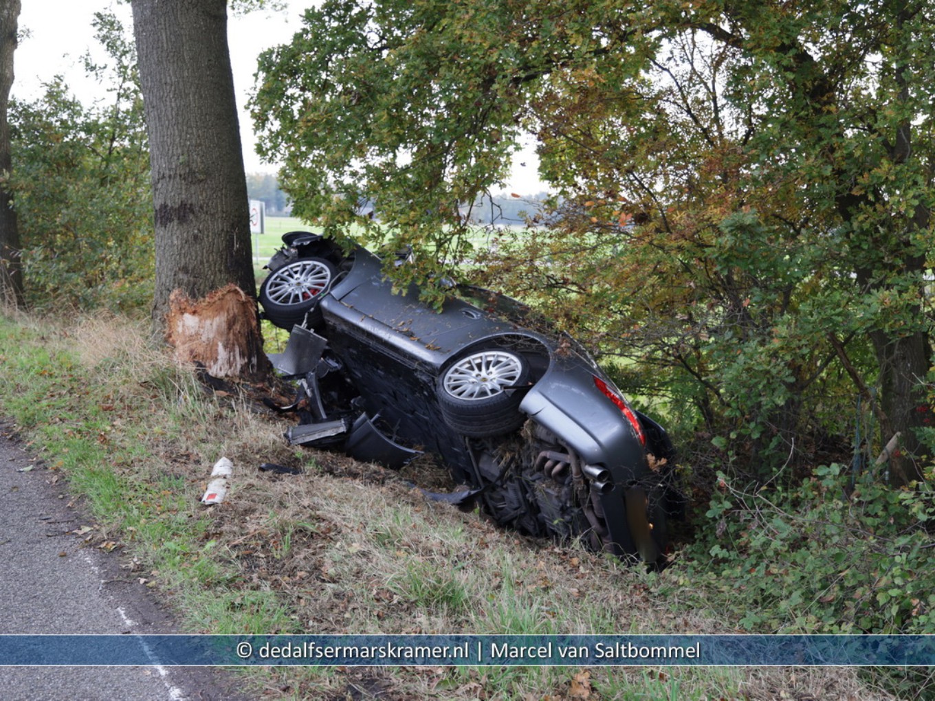Bestuurster van Porsche heeft veel geluk na ongeval