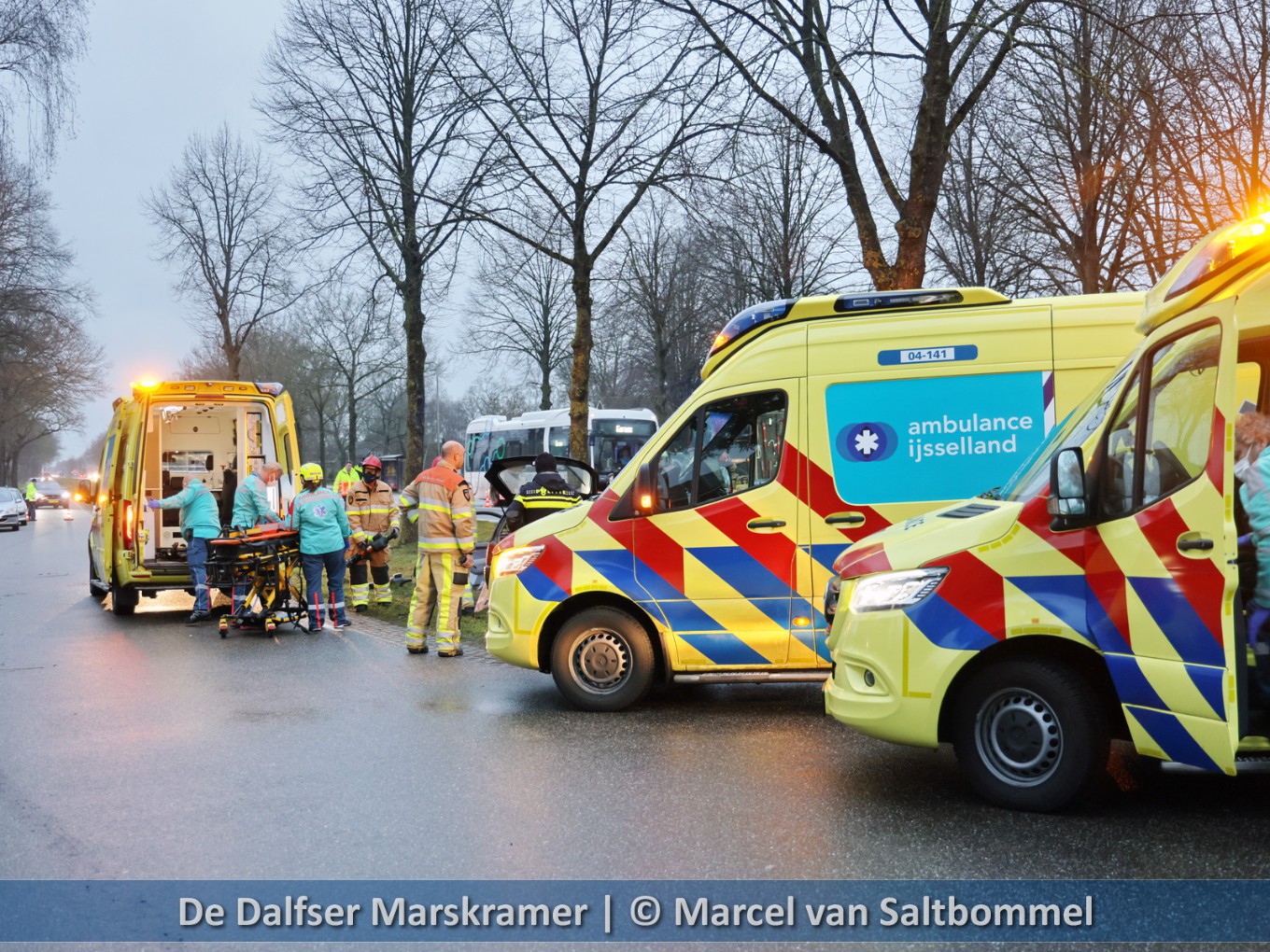 Bestuurster door brandweer uit auto gehaald