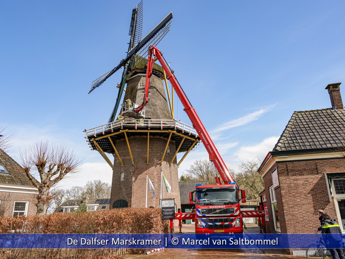 Kind valt van trap in molen Hoonhorst