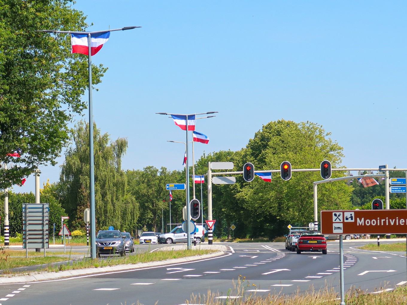 Omgekeerde vlaggen blijven waar mogelijk hangen