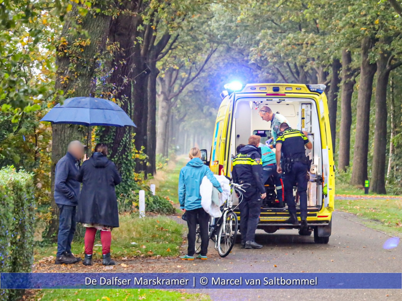 Fietsster aangereden op Schoolweg, auto rijdt door