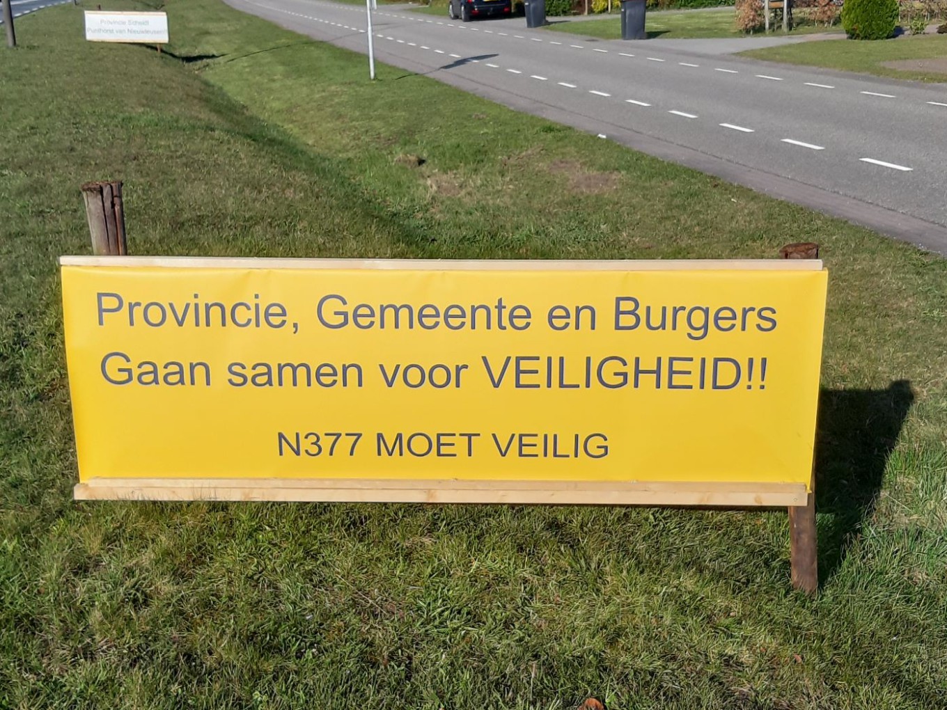 Nieuwe spandoeken actiegroep ‘N377 moet veilig’ in Nieuwleusen