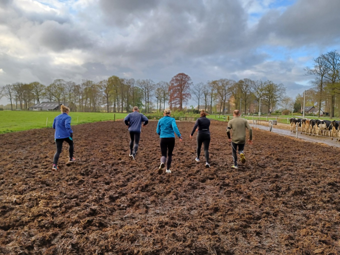 Trainingsgroep klaar voor Dalfser Obstakelloop