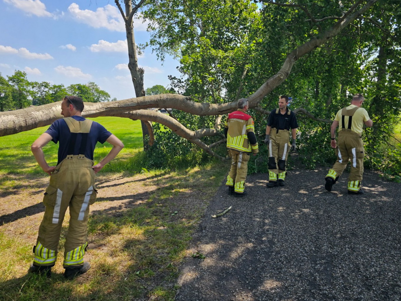 Brandweer rukt uit voor ..........