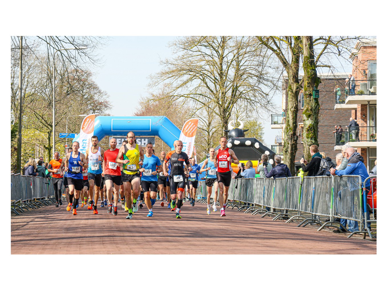 Klaas Kisteman oppermachtig bij LIV Halve Marathon van Nieuwleusen