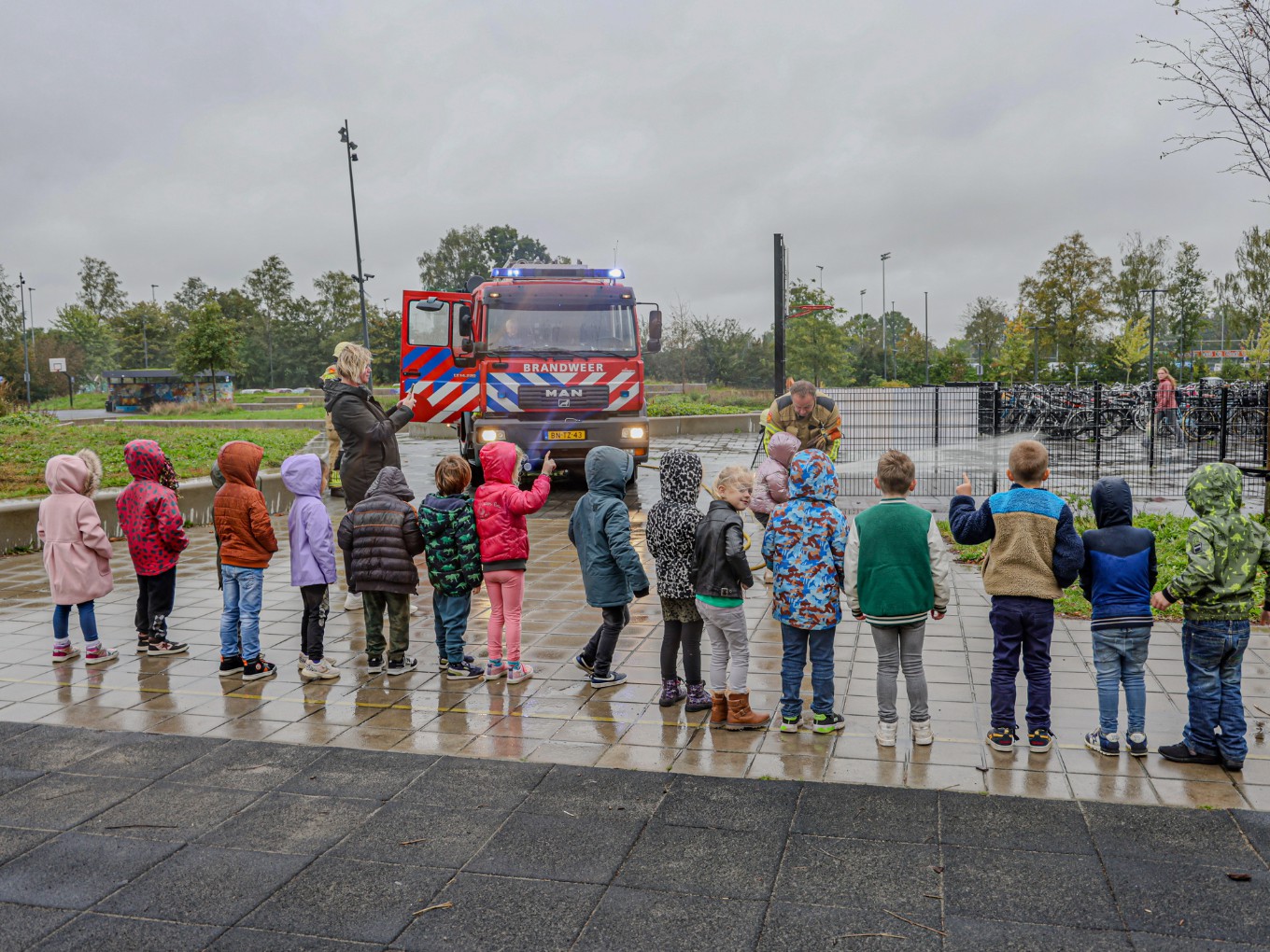 Brandweer bezoekt De Tweemaster