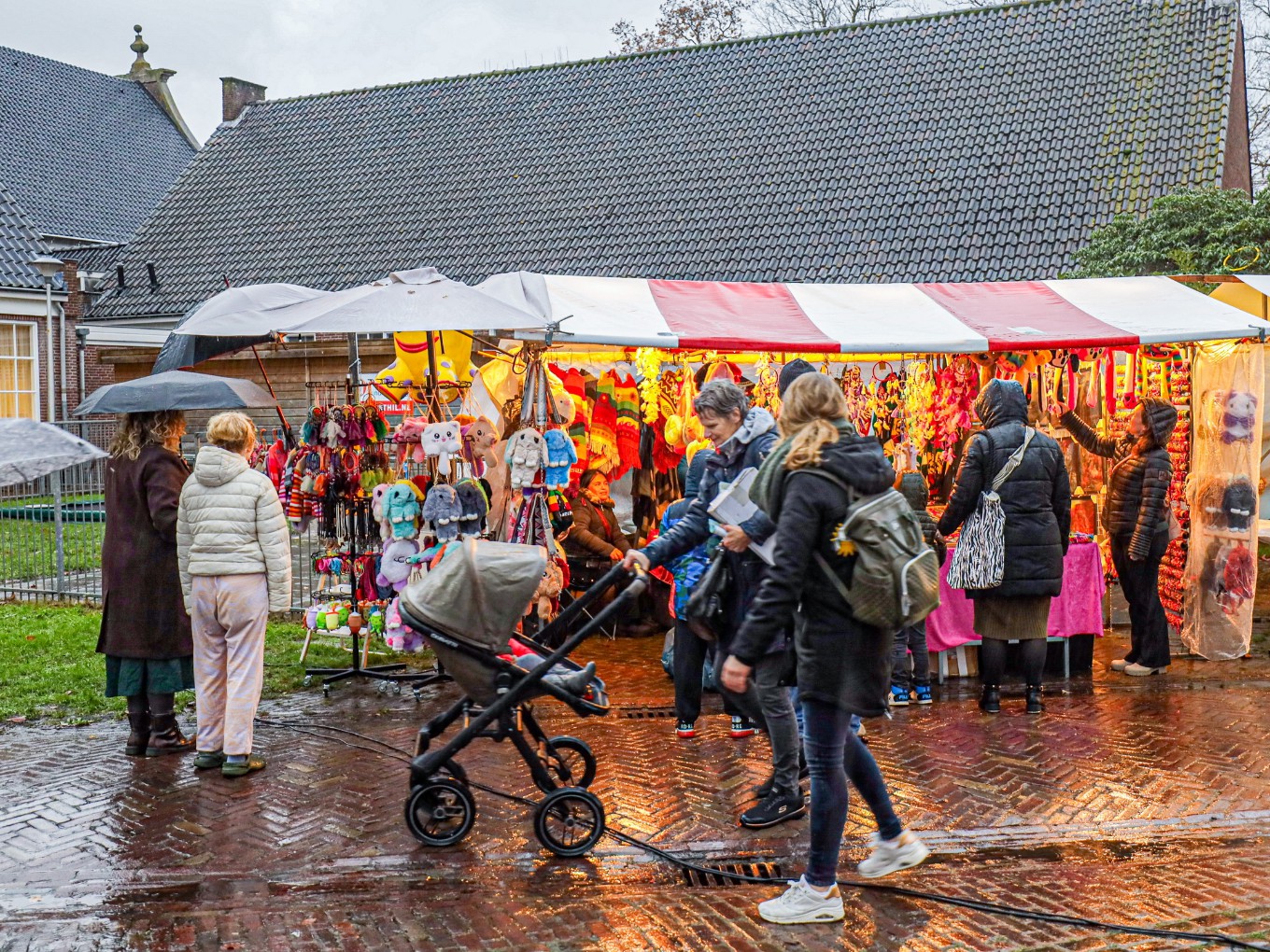 Natte Kerstmarkt Nieuwleusen toch sfeervol evenement