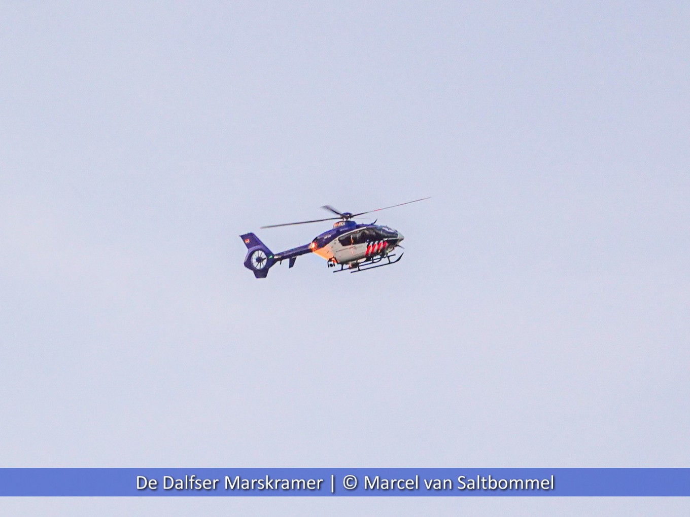 Politiehelikopter cirkelt boven Nieuwleusen
