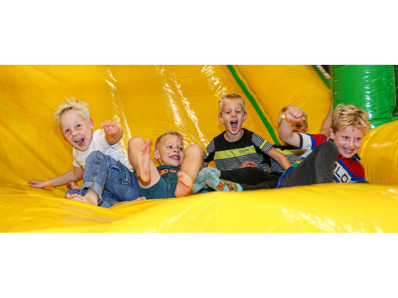 Lekker uitleven op springkussenfestival Trefkoele+
