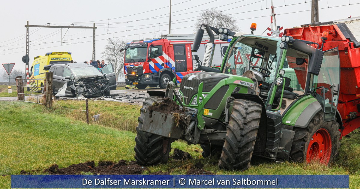 Aanrijding tussen auto en tractor