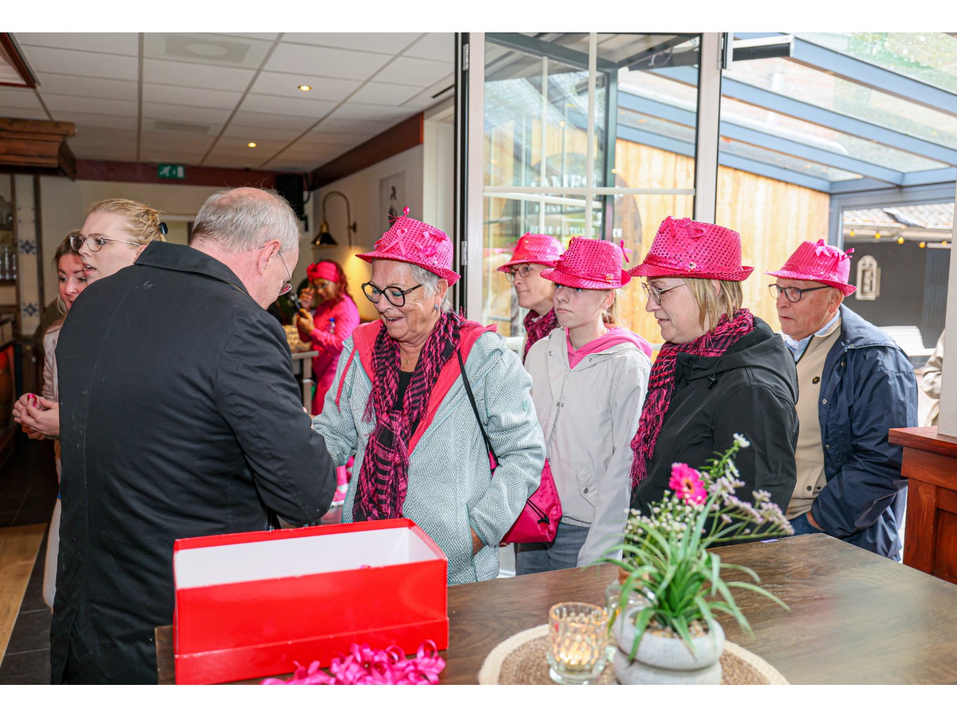 Nieuwleusen brengt 8.000 euro bij elkaar voor Pink Ribbon