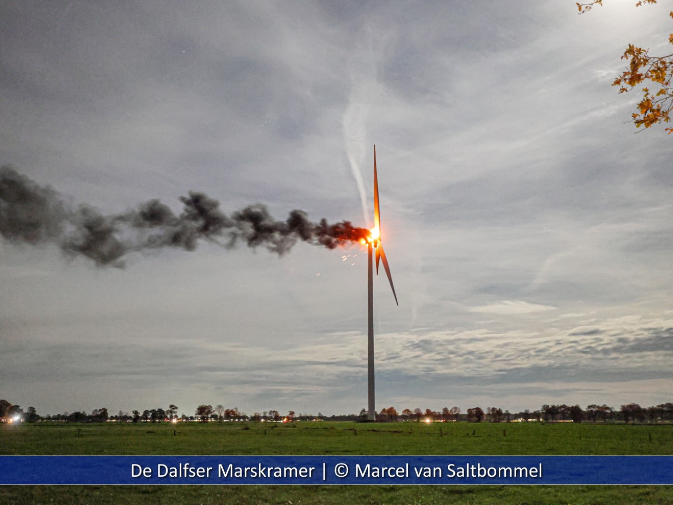 Brand bovenin windturbine Nieuwleusen