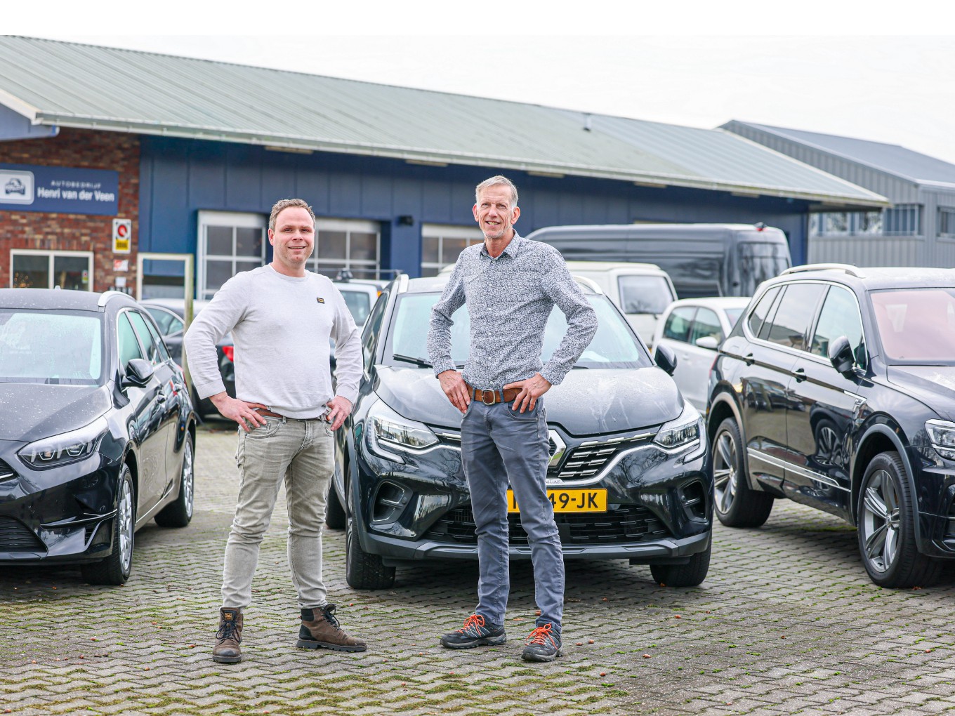 Henri van der Veen draagt autobedrijf in Nieuwleusen over