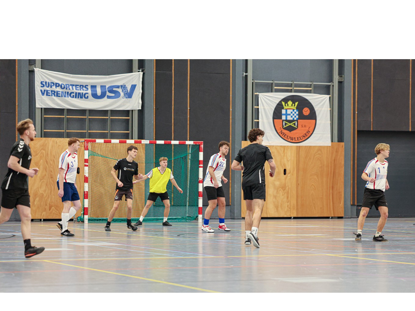 Moederskindjes winnen Oliebollentoernooi Nieuwleusen