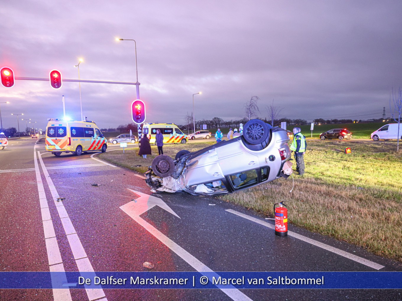 Auto gaat over de kop bij ongeval Hessenweg
