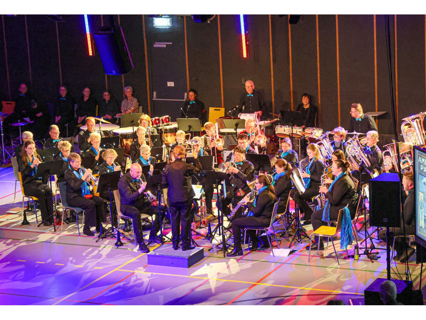 Publiek Crescendo-Excelsior geniet van reis door de tijd