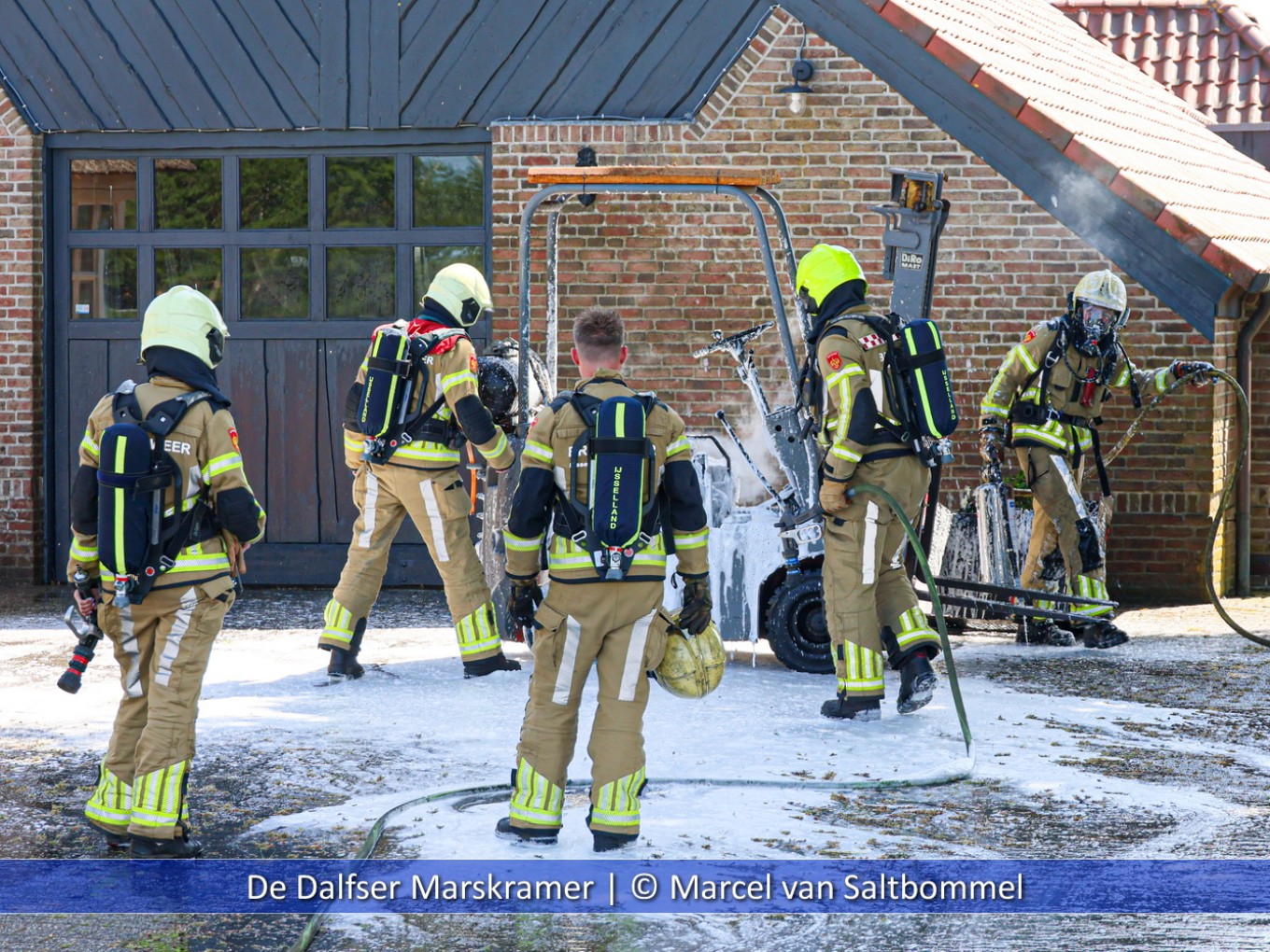Heftruck in brand Hessenweg Dalfsen