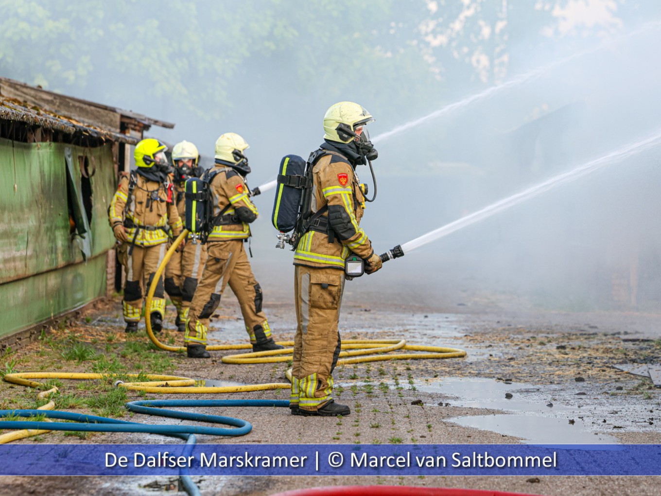 Zeer grote brand in stal Lemelerveld