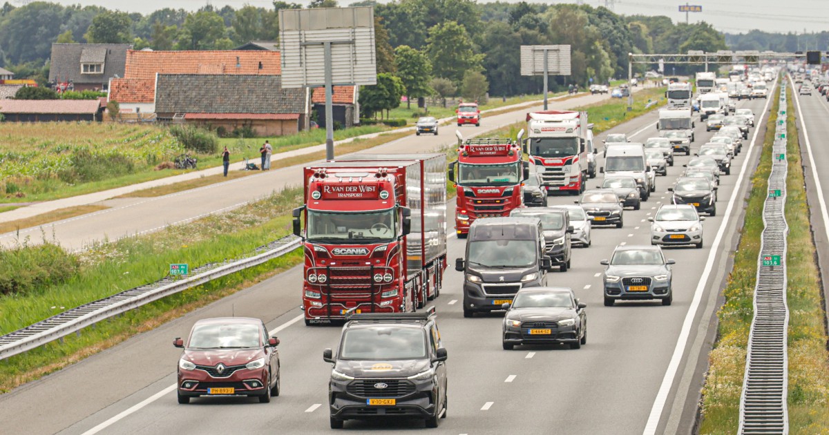 Filmpjes maken van trucks op weg naar Truckstar