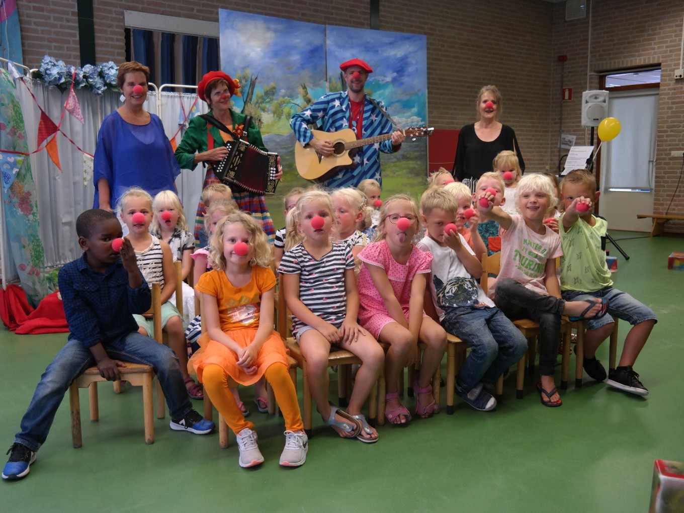 De Wegwijzer neemt afscheid van twee juffen