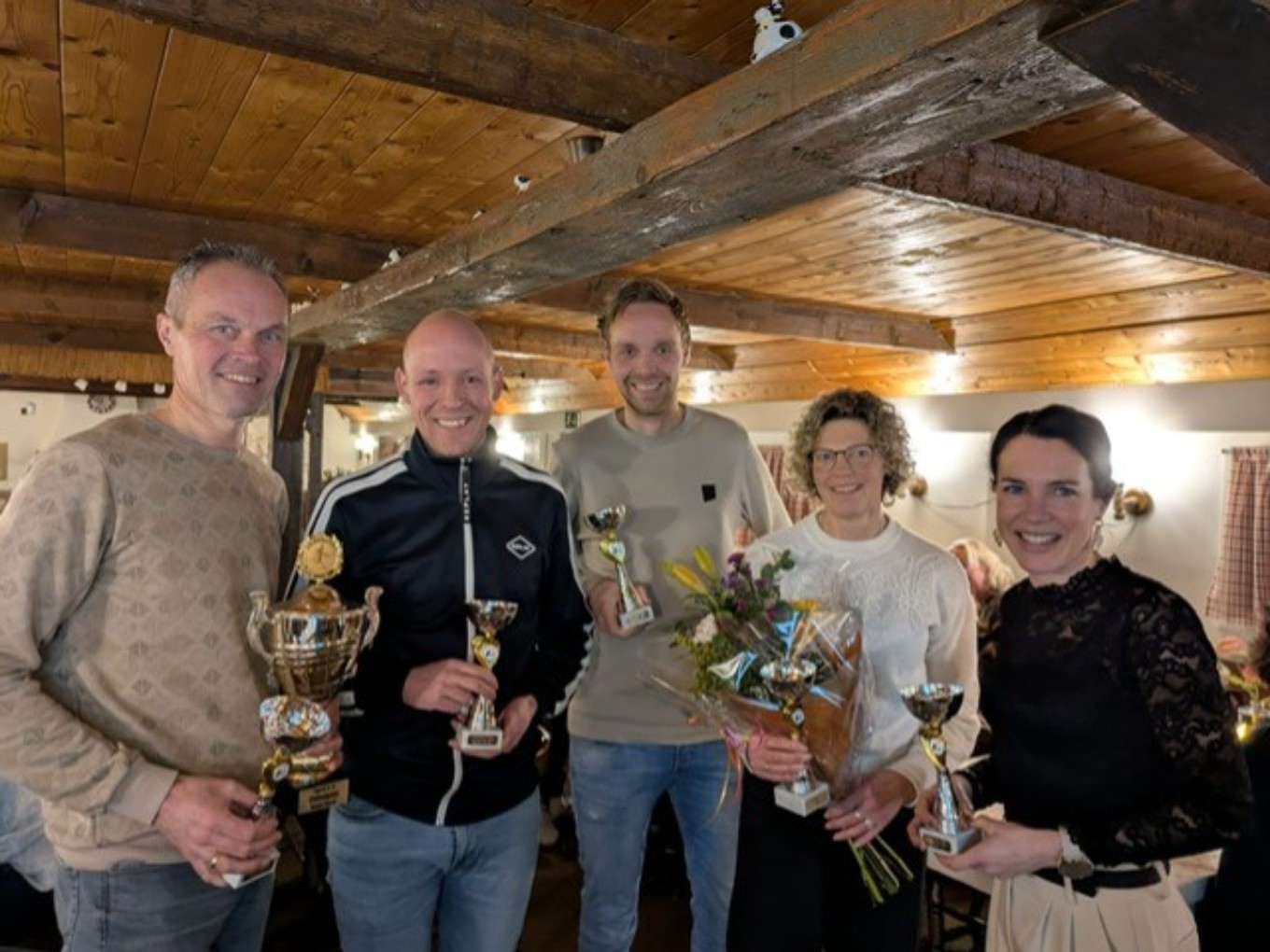 Loopgroep AG ’85 huldigt clubkampioenen en jubilarissen