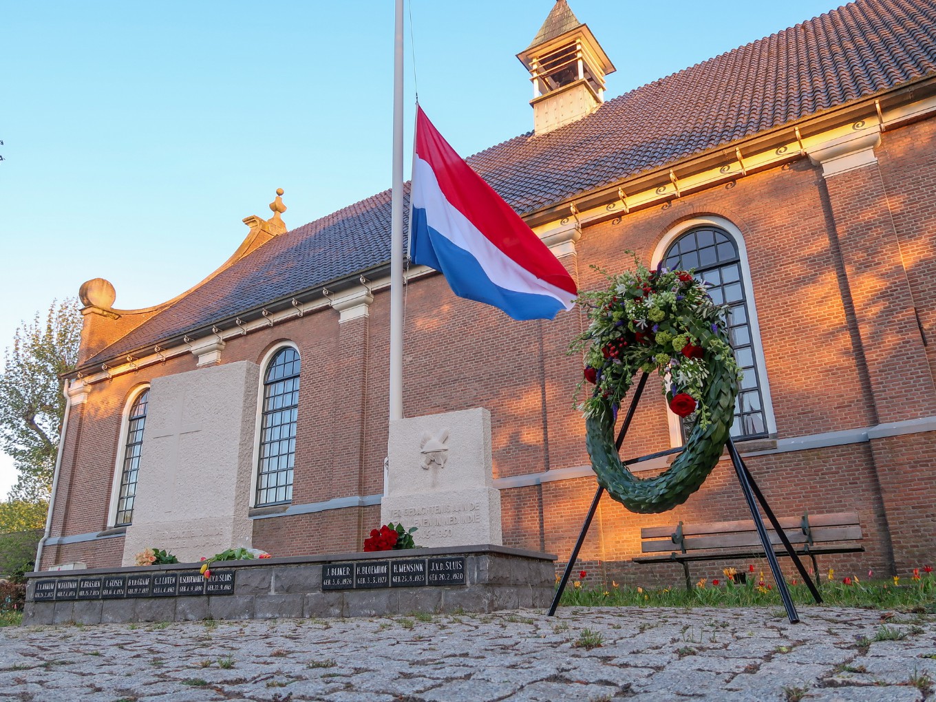 Samen slachtoffers herdenken op vier plekken in gemeente Dalfsen